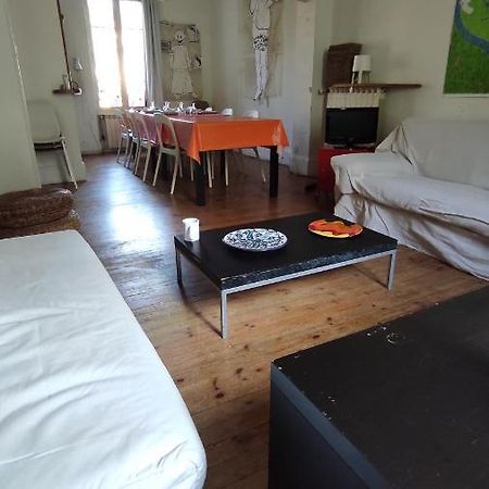 Grande Maison Ancienne Simple Et Spacieuse. ヴィシー エクステリア 写真
