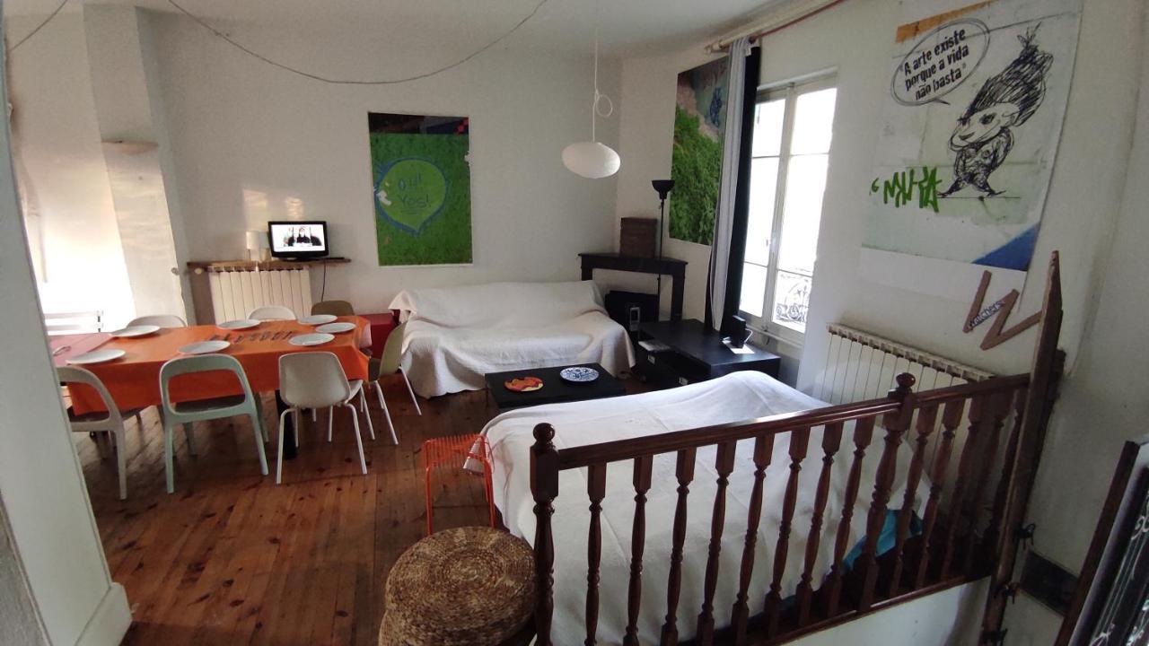 Grande Maison Ancienne Simple Et Spacieuse. ヴィシー エクステリア 写真