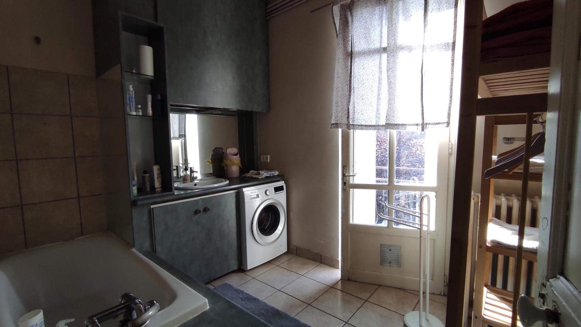 Grande Maison Ancienne Simple Et Spacieuse. ヴィシー エクステリア 写真